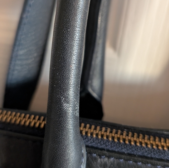 Marc Jacobs Elegant Navy Blue Leather Tote Bag - Picture 2 of 5